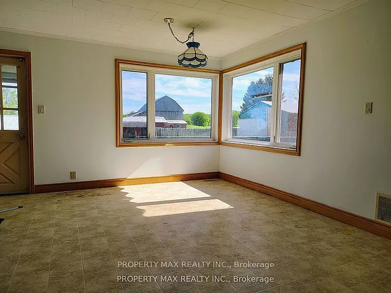 5363 Davis Dr — Photo 27