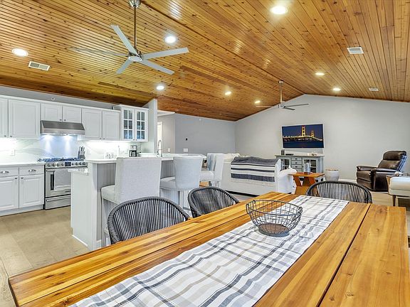 4th image of 308 Singapore Ct