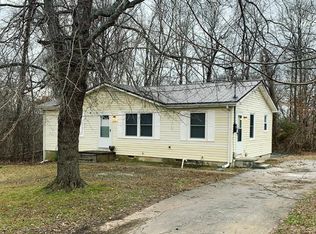 668 Evergreen Park Dr, Hopkinsville, KY 42240