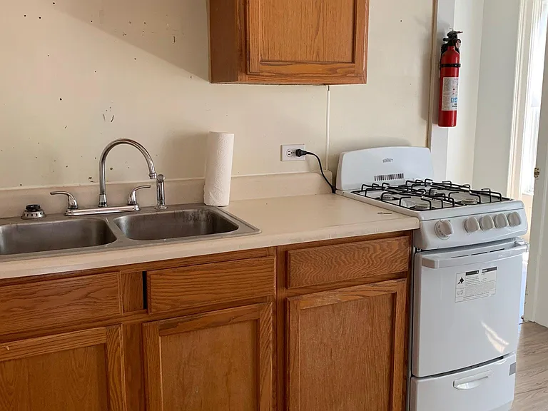 263 Syracuse Ave #3 — Photo 5