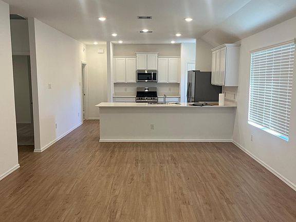 3rd image of 1954 Foxtail Creek Ct