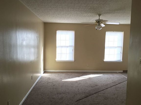 4th image of 2824 Ryan Cir APT 6