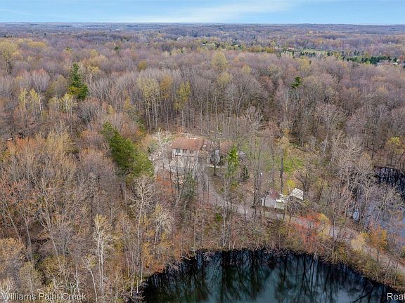 3rd image of 2390 Noble Rd