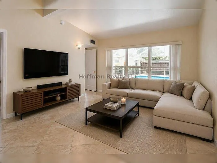 3 bed, 2.0 bath, 1387 sqft, $2,750 — Photo 2