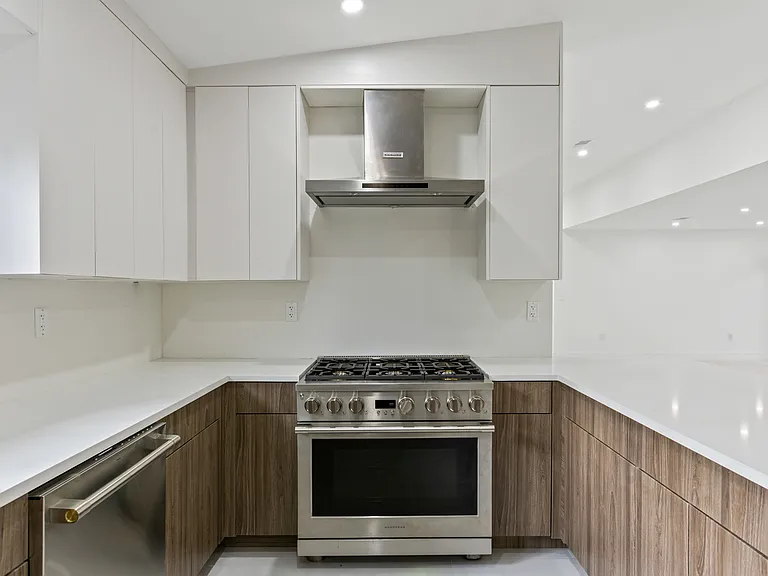 131 Toledo Way NE — Photo 35