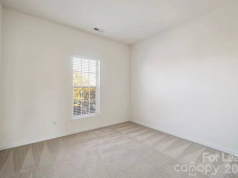 413 Armour St — Photo 18