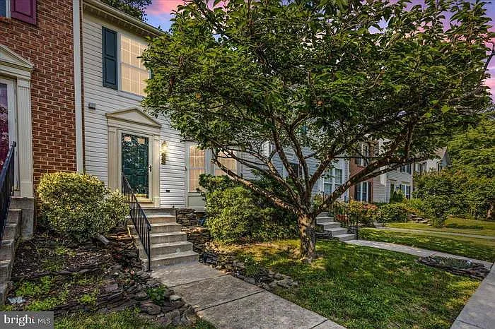 Building Photo - 983 Chestnut Manor Ct