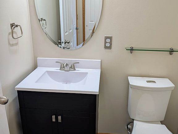 4th image of 594 Sutherland Dr