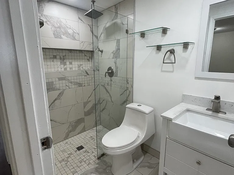 2319 1/2 Patterson Ave #E — Photo 2
