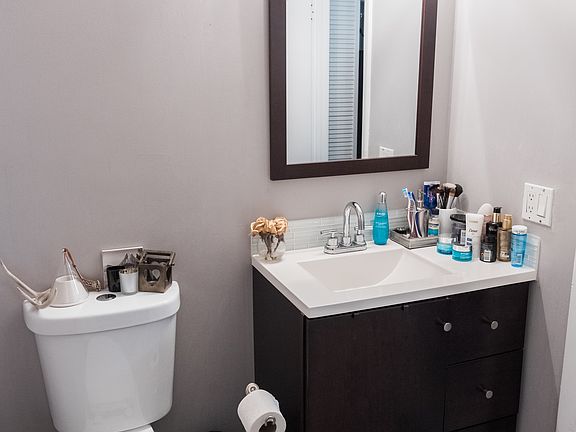 Second bathroom (en suite)