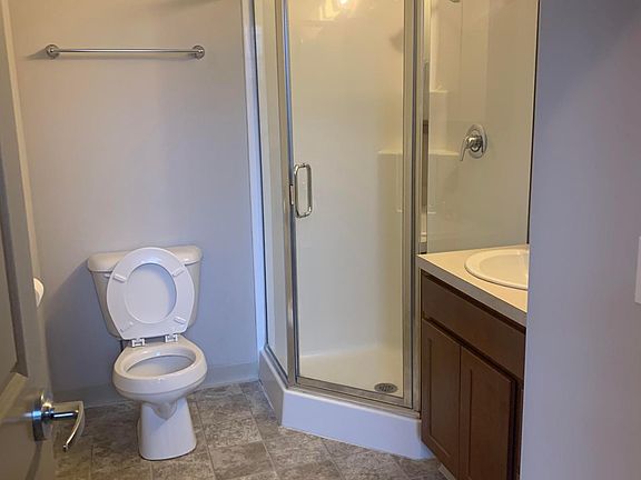 3rd image of 201-1115 Taylor Ave NW #201