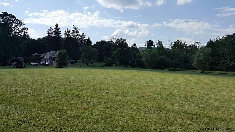 3rd image of 9 CASTLE HILL Road