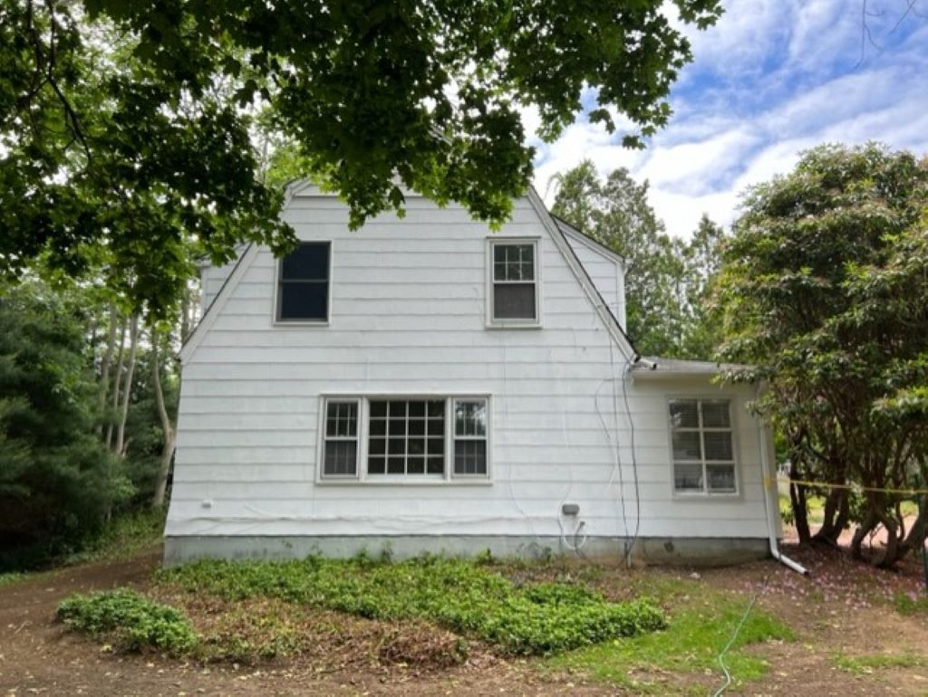 27 Talmage Ln, East Hampton, NY 11937 Out East