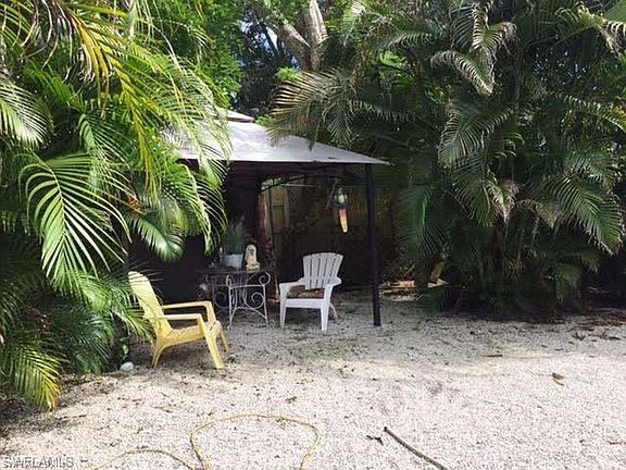 3rd image of 10260 Georgia St
