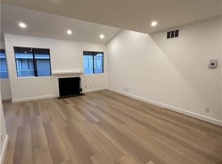 22137 Burbank Blvd UNIT 7, Woodland Hills, CA 91367