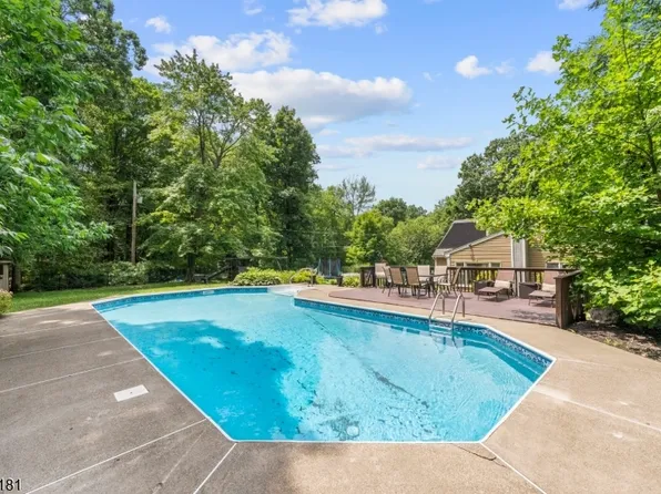 59 Possaghi Rd, Hampton Twp., NJ 07860