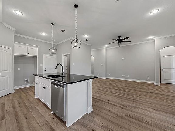 5th image of 10002 Tippit Ln