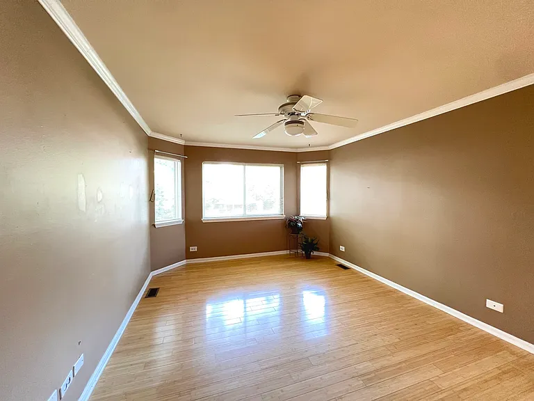 812 Canterbury Ln — Photo 13