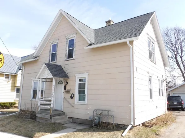909 South 21 st STREET, Manitowoc, WI 54220