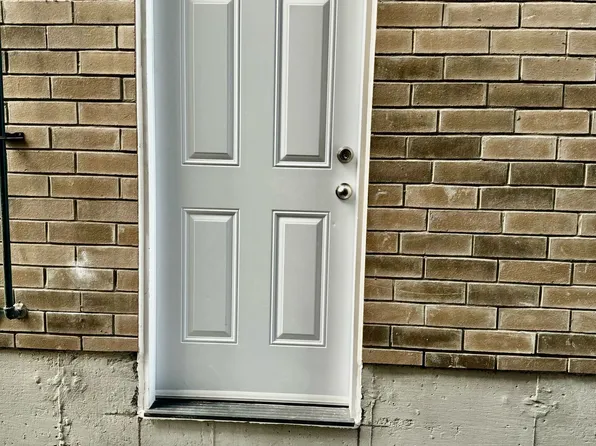 1121 Cameo St #Basement, Pickering, ON L1X 0L7