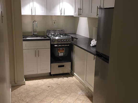 3rd image of 2300 Delancey Pl