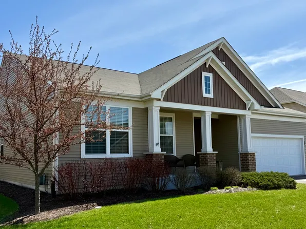 719 Foxborough Rd, South Elgin, IL 60177