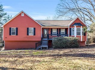 559 Scarborough Rd, Ellenwood, GA 30294