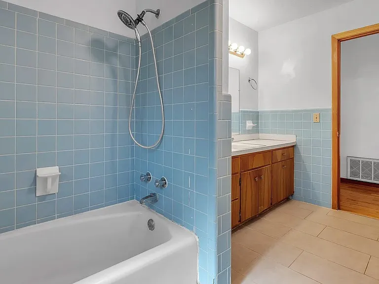 123 Columbia Dr #A — Photo 11
