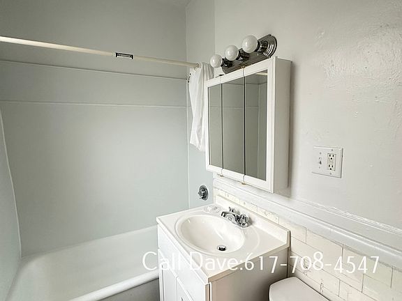 5th image of 109 Brainerd Rd APT 9