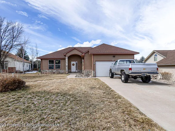 27 Snowberry Pl, Parachute, CO 81635