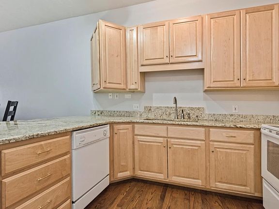 2nd image of 838 E South Temple St #408