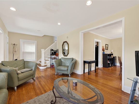 4th image of 1004 Westcott St