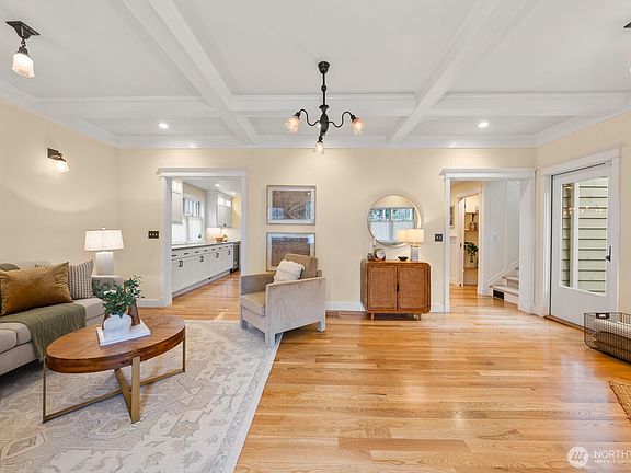 3rd image of 7607 Latona Avenue NE