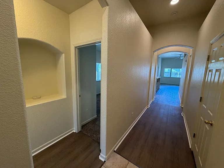 7565 Whitmore St — Photo 2