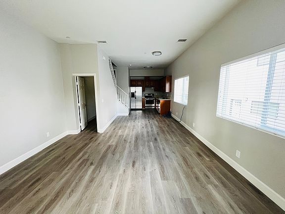 3rd image of 14735 Friar St APT 101
