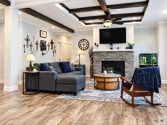 3rd image of 251 Terry Ln