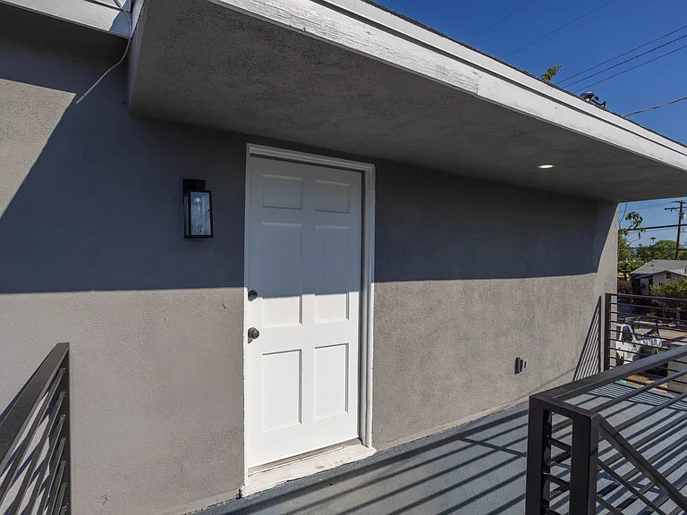 11604 Haynes St — Photo 15