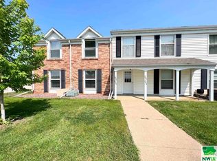 208 Villa Rd, Alta, IA 51002