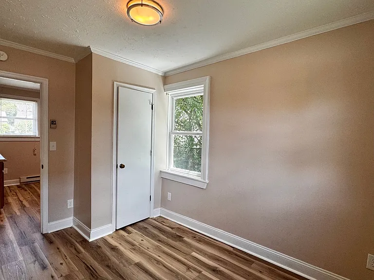 912 Forest St — Photo 34