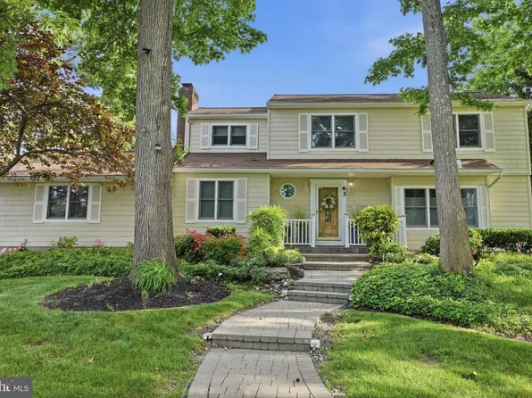 63 Florister Dr, Hamilton, NJ 08690