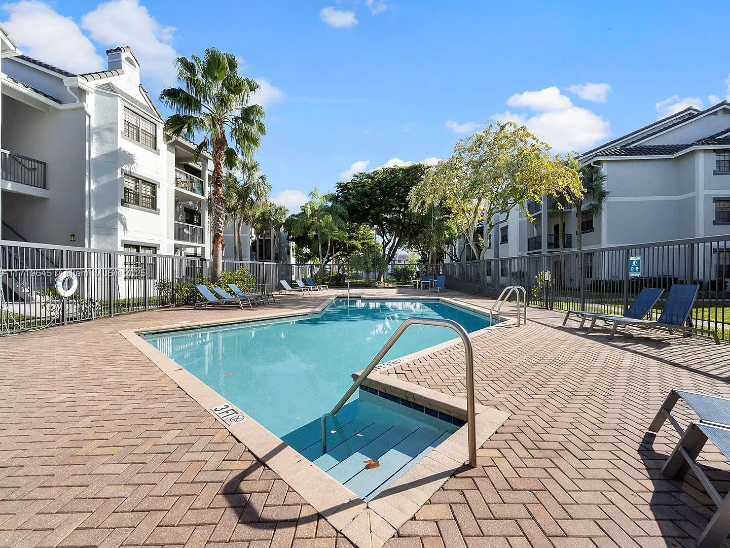 Move-in ready | 2 Bed / 2 Bath | Atlantic Springs Coral Springs — Photo 4