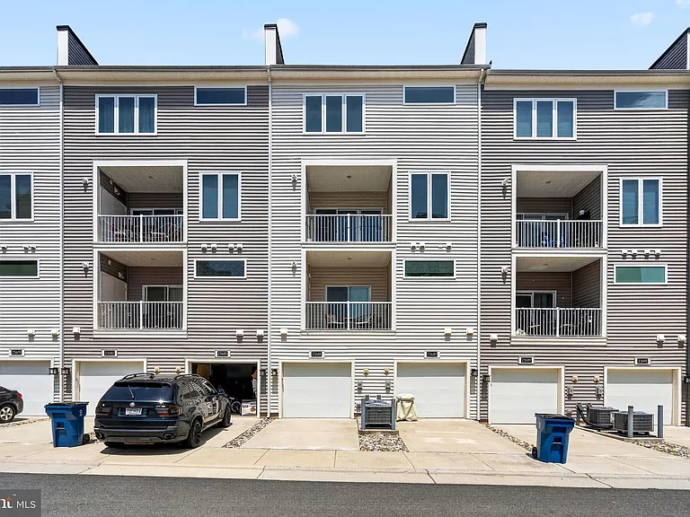 23685 Hopewell Manor Ter — Photo 3