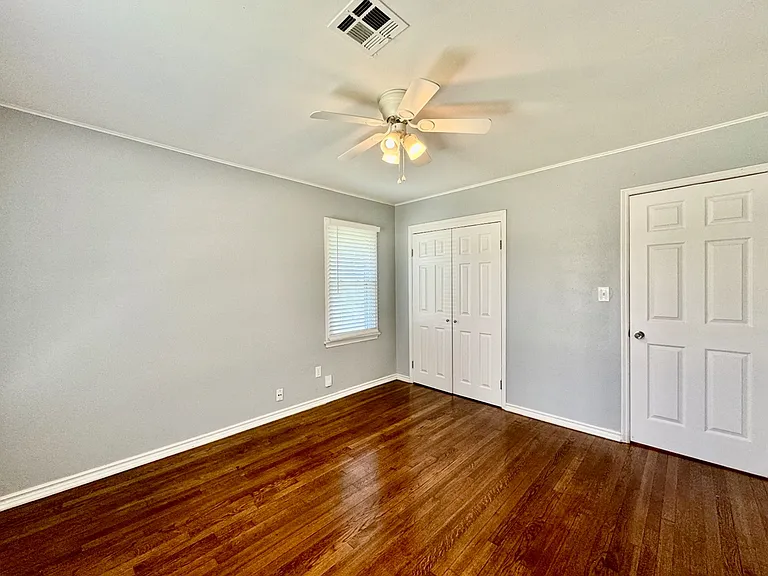9519 Stratford Dr — Photo 12