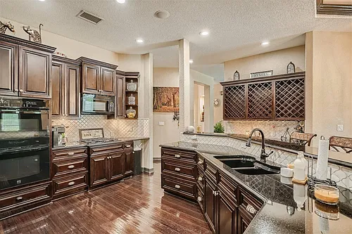 15207 Nightingale Ln Photo 1
