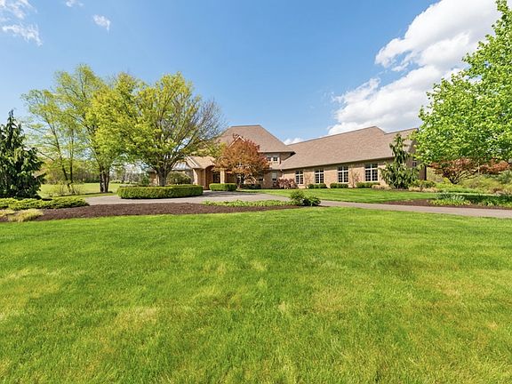 2nd image of 108 Heritage Ln