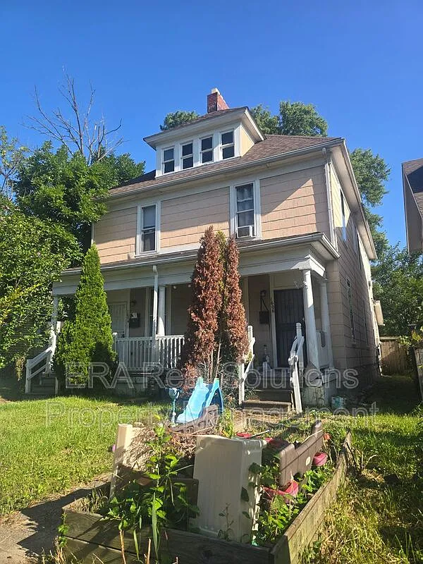2 bed, 1.0 bath, 1107 sqft, $1,050 — Photo 1