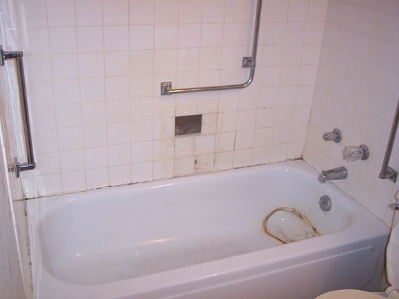 4th image of 1233 Guelbreth Ln APT 209