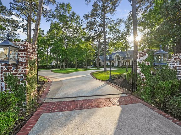 2nd image of 2207 Longmire Rd