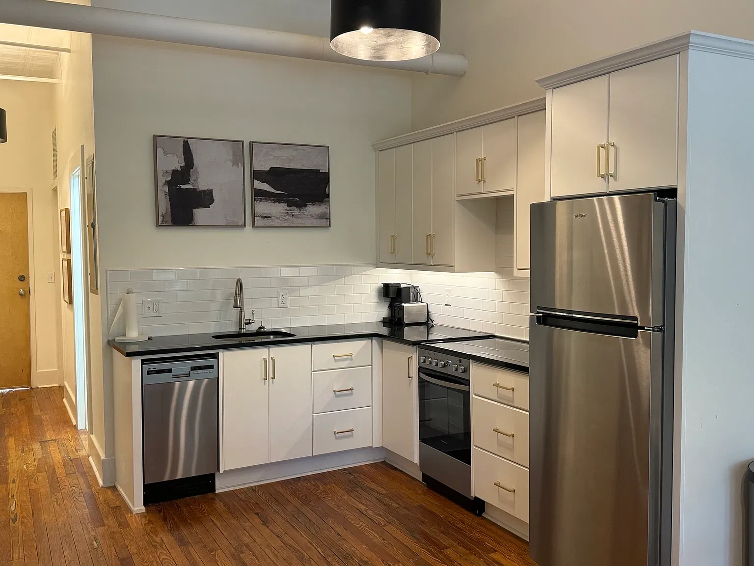 Studio, 850 sqft, $1,250 — Photo 4