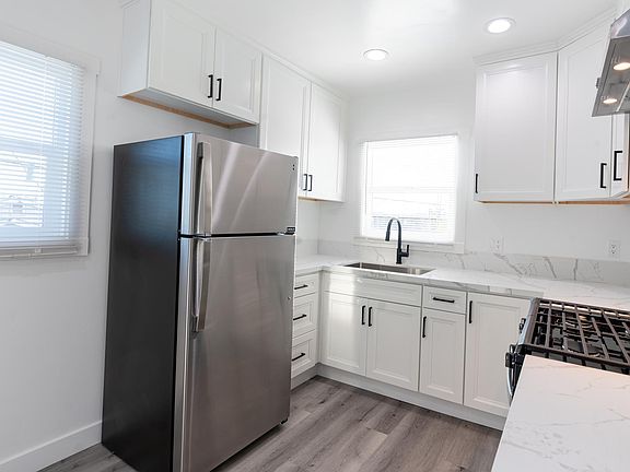 2nd image of 2953 1/2 Kalmia St